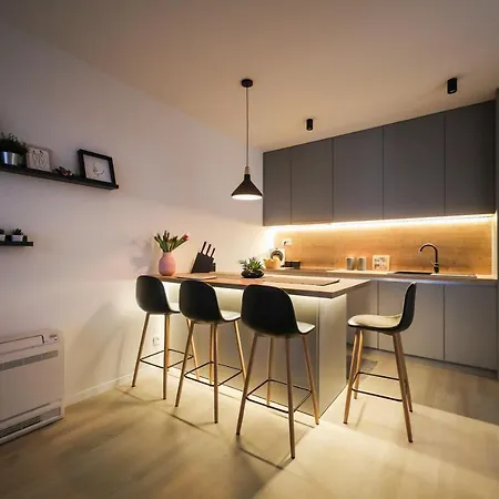 Allegro Exclusive 2 With Private Parking And Balcony * زادار